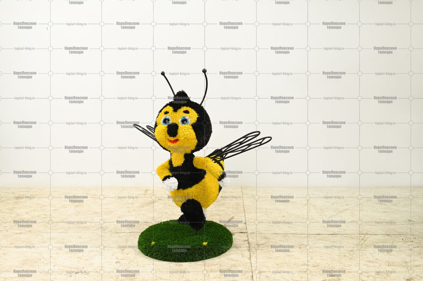 Топиари пчелка Фларри - газон Eco Топиари пчелка Фларри - газон Eco