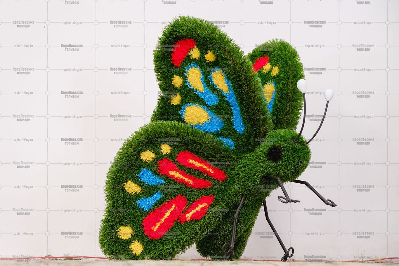 Топиари бабочка Тара, модель 1 - газон Eco + Deluxe Топиари бабочка Тара, модель 1 - газон Eco + Deluxe