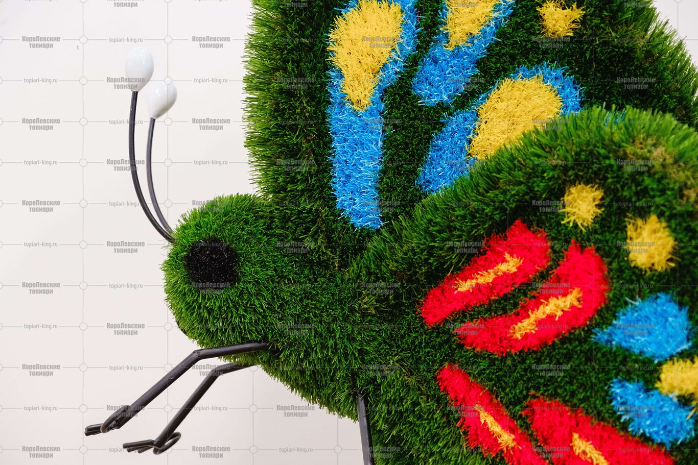 Топиари бабочка Тара, модель 1 - газон Eco + Deluxe Топиари бабочка Тара, модель 1 - газон Eco + Deluxe