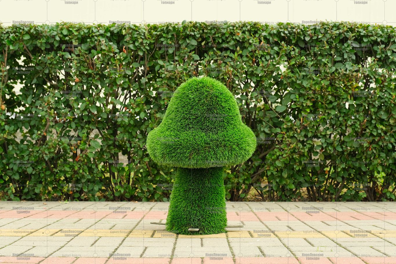 Топиари гриб сказочный, маленький - газон Deluxe Топиари гриб сказочный, маленький - газон Deluxe