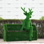 Топиари композиция олень Варлам на лавочке - газон Eco